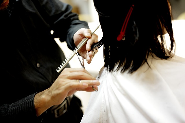Cechy dobrego salonu fryzjerskiego, na które powinieneś zwrócić uwagę.