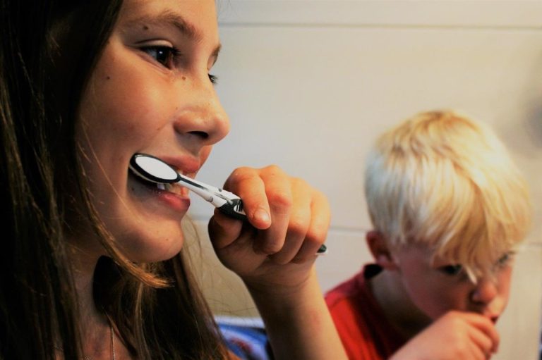 Wskazówki dotyczące wybielania zębów, które możesz wypróbować już dziś!