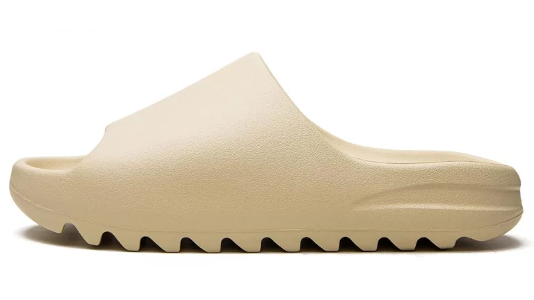 Yeezy Slide – Minimalistyczny design na lato. Dlaczego warto je kupić?